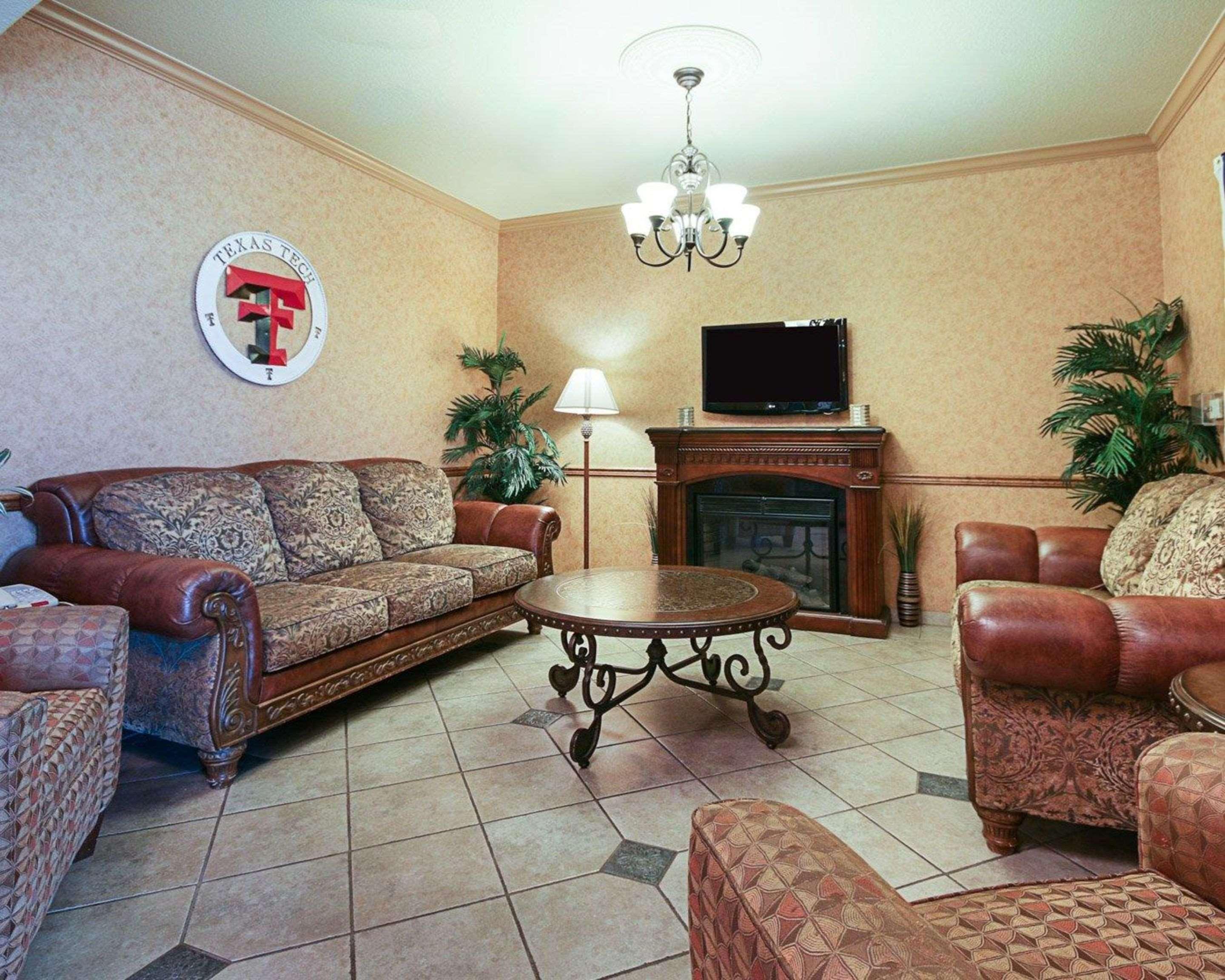 Comfort Inn & Suites Lubbock Exterior photo