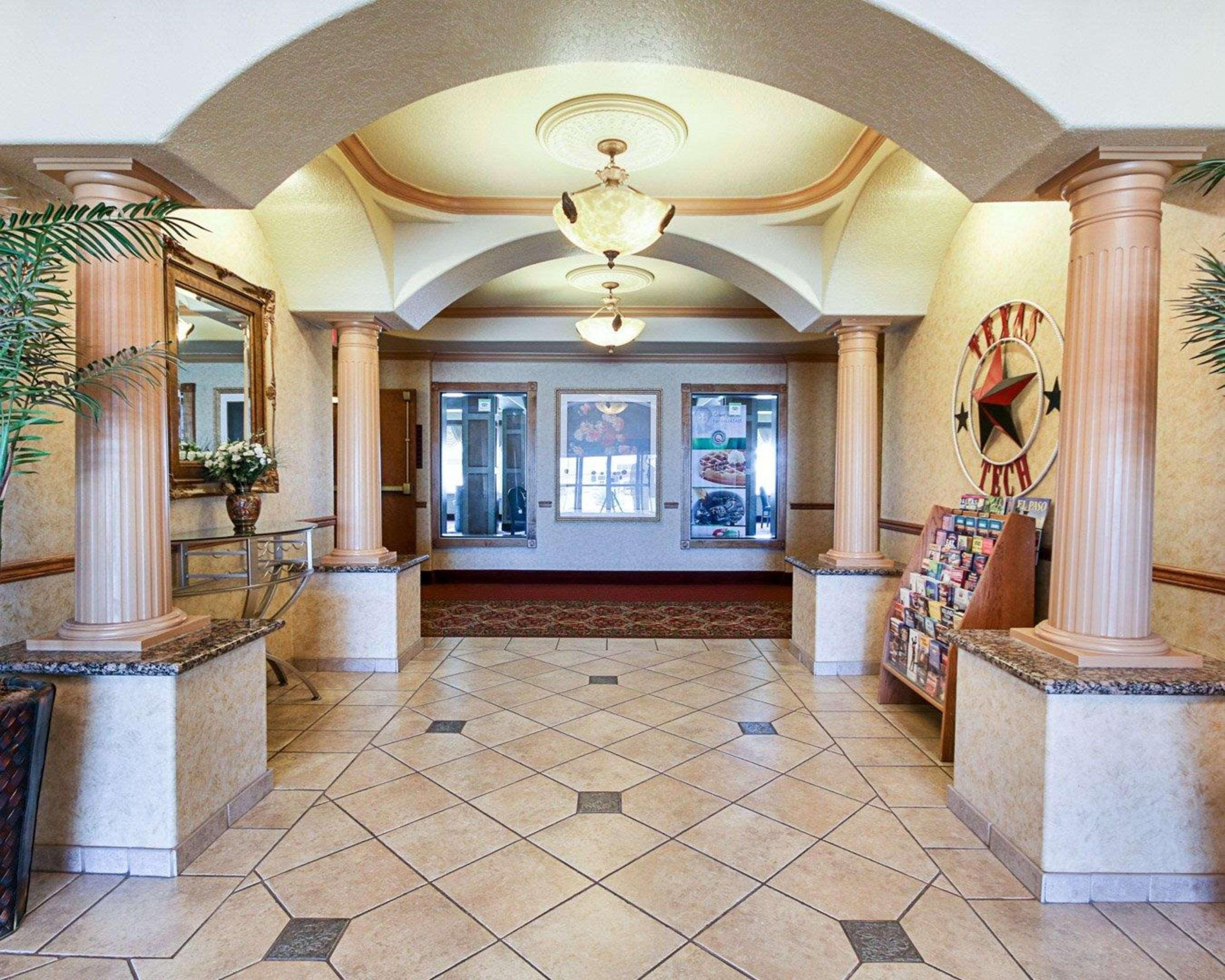 Comfort Inn & Suites Lubbock Exterior photo