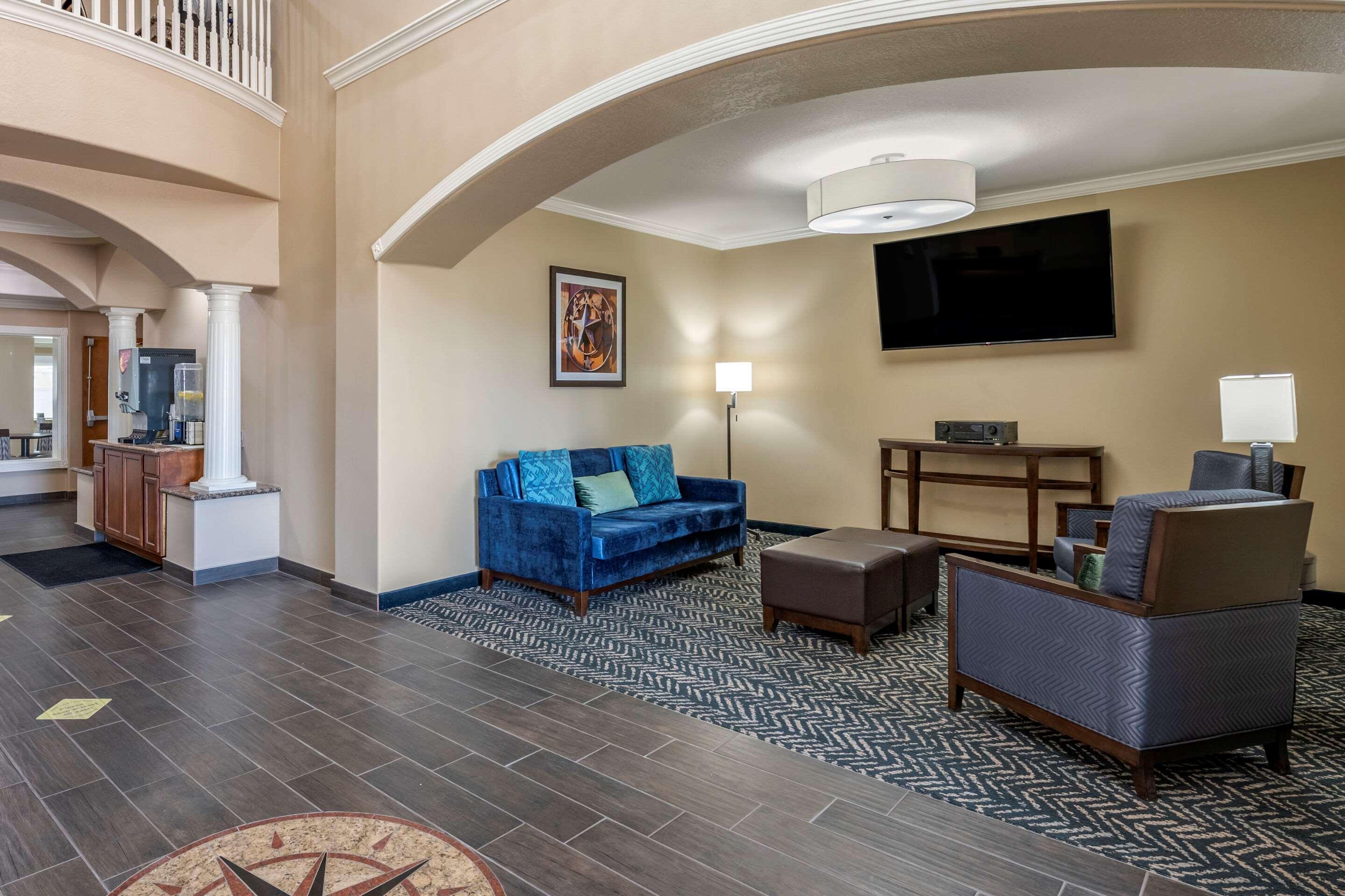 Comfort Inn & Suites Lubbock Exterior photo