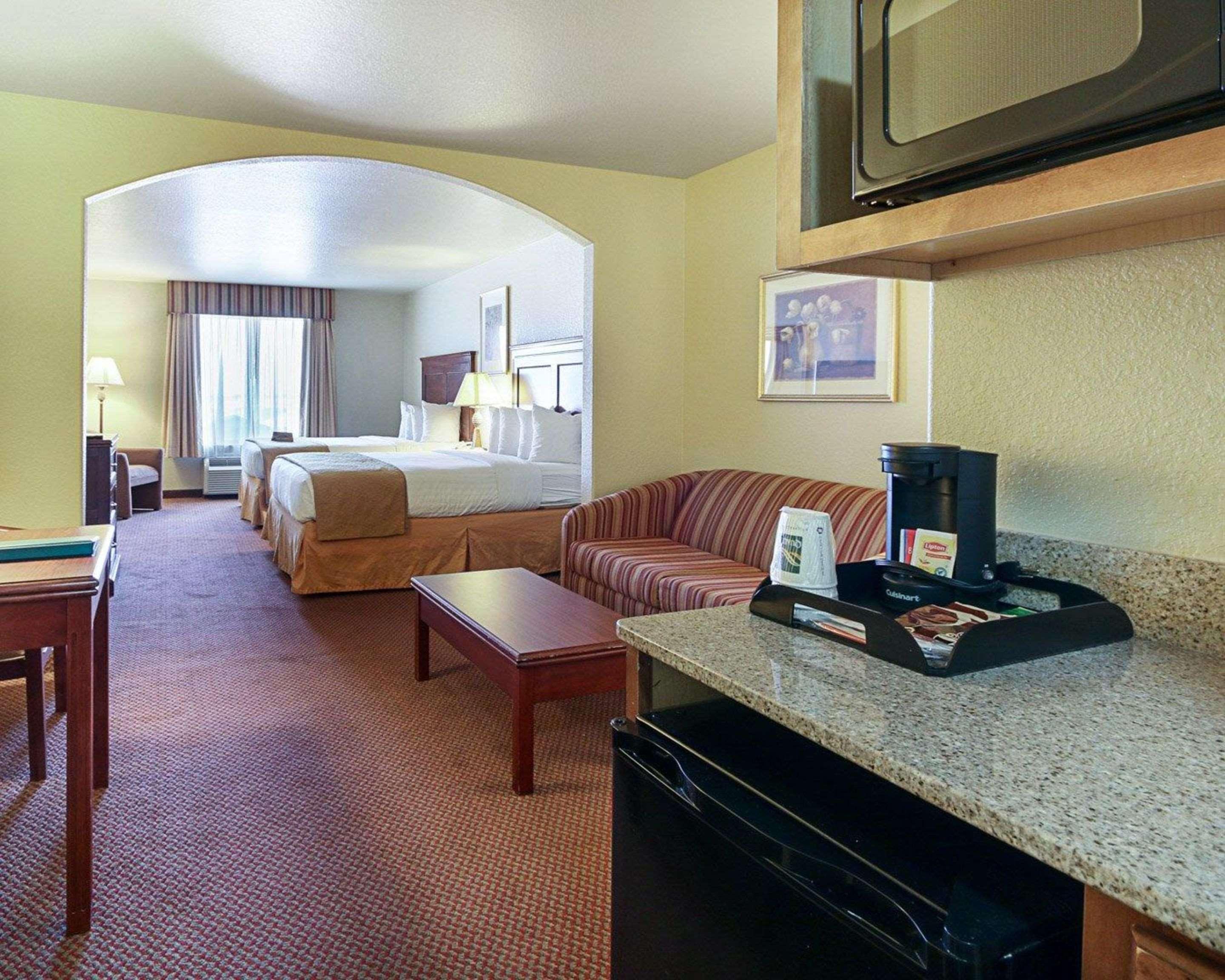 Comfort Inn & Suites Lubbock Exterior photo