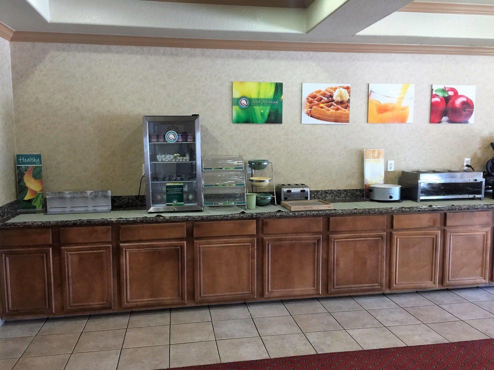 Comfort Inn & Suites Lubbock Exterior photo