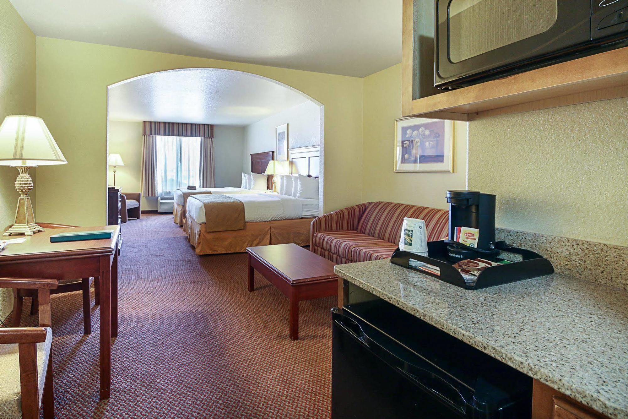 Comfort Inn & Suites Lubbock Exterior photo